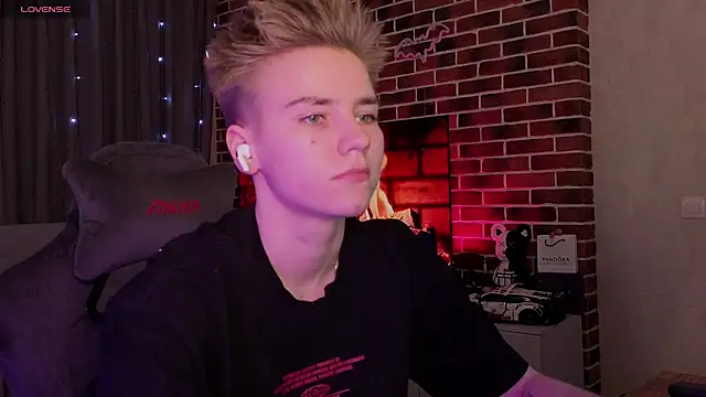 Онлайн чат XXX Jean_Willson