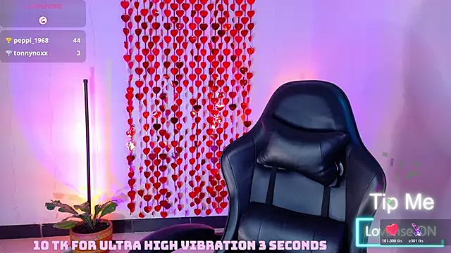 Sarasavage's Live XXX Chat