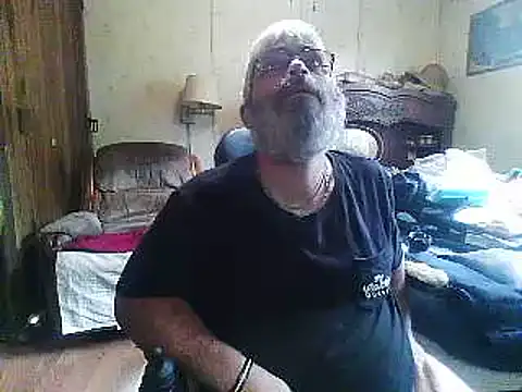 hearseguy77 élő XXX-chatje