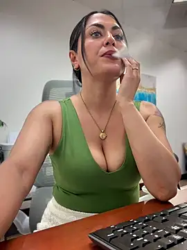 Chat XXX en directo de YourQueen18