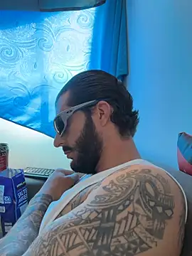 thomas_gun Live XXX-chat
