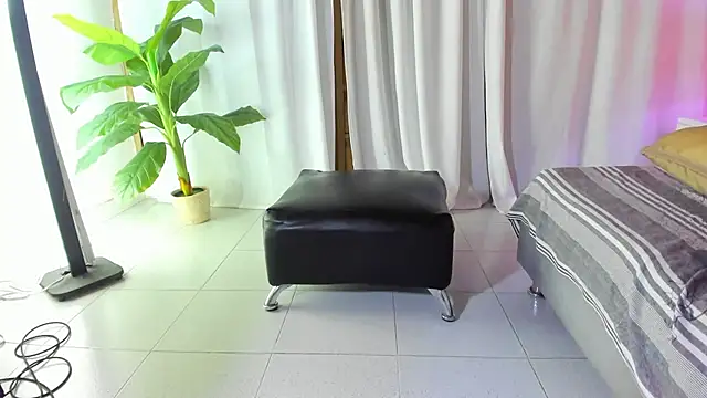 NikollSalas' Live XXX Chat