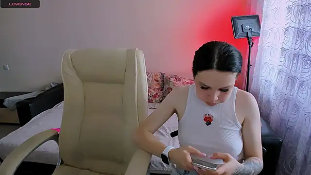 Adelina_xxx 웹캠 쇼