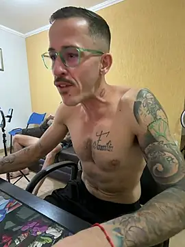 XXX chat uživo modela MeladoDiMel