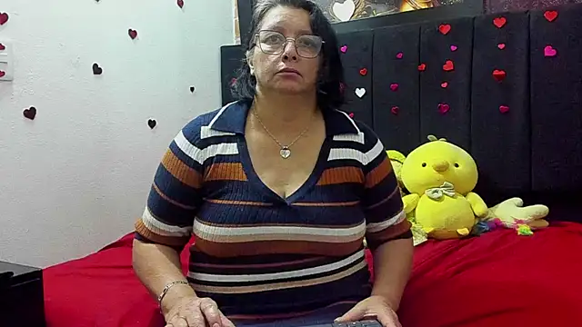 Evaaross_2345's Live XXX Chat