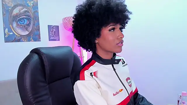 XXX chat uživo modela NaomiSaenz_