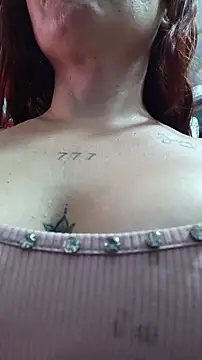 XXX chat uživo modela Queen_lorena