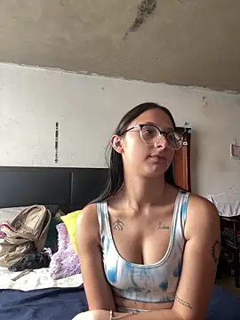 Chatroom XXX en direct de aria_rousse3