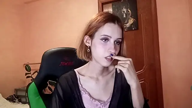 SirenFrost's Live XXX Chat