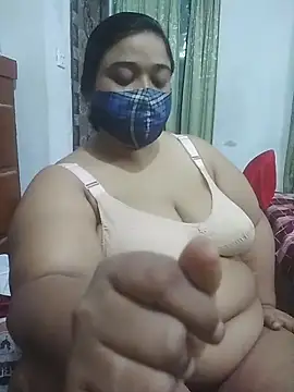momo_loves Chat XXX in diretta