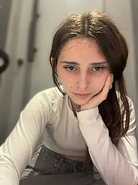 AnitaFly Adlı Modelin Canlı XXX Sohbeti
