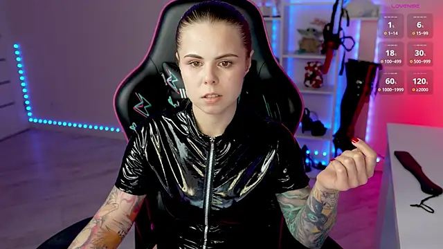 QueenAliceX XXX чат на живо
