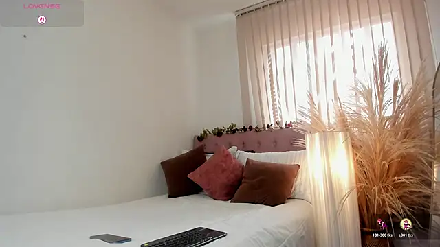Charlotte_pleasure Live XXX Chat