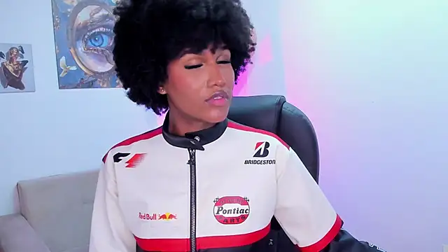 Chat +18 de NaomiSaenz_ ao vivo