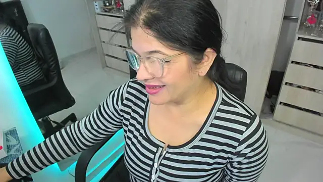 BellaFlaming's Live XXX Chat