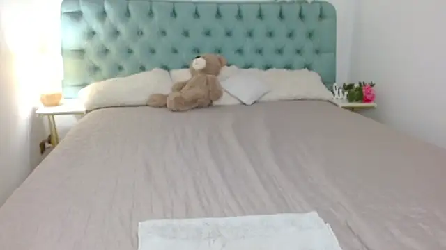 Chat +18 de Erika_bestboobs ao vivo
