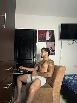 XXX chat uživo modela Kenny_romano