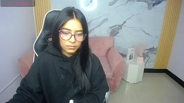 HotStreawberry_ch's Live XXX Chat