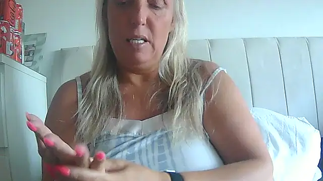 theblondecocklover's Live XXX Chat