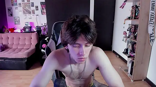 XXX chat uživo modela xIce_Boy