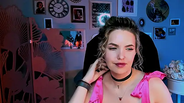 AliceSmiten Live XXX chat