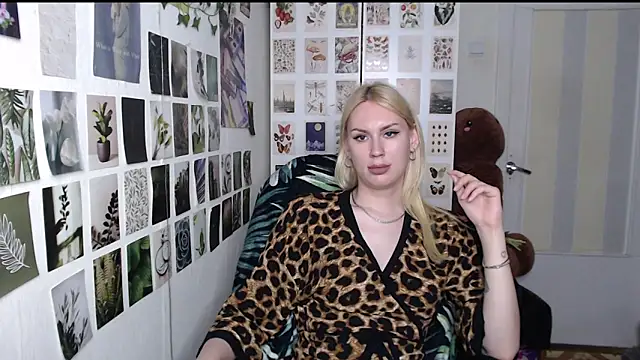 CapriScorpion's Live XXX Chat
