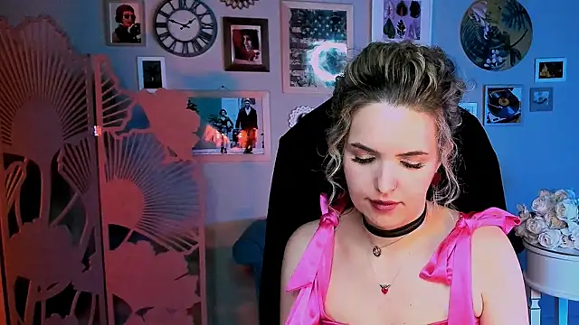 AliceSmite Adlı Modelin Canlı XXX Sohbeti