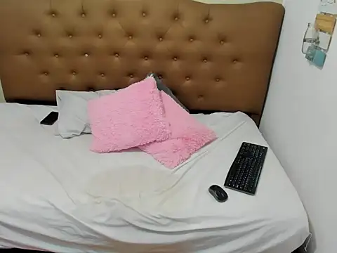 Yeseniaa_25's Live XXX Chat