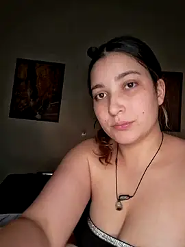 Estelle_Noir's Live XXX Chat
