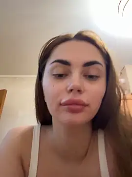 Agnessa Adlı Modelin Canlı XXX Sohbeti