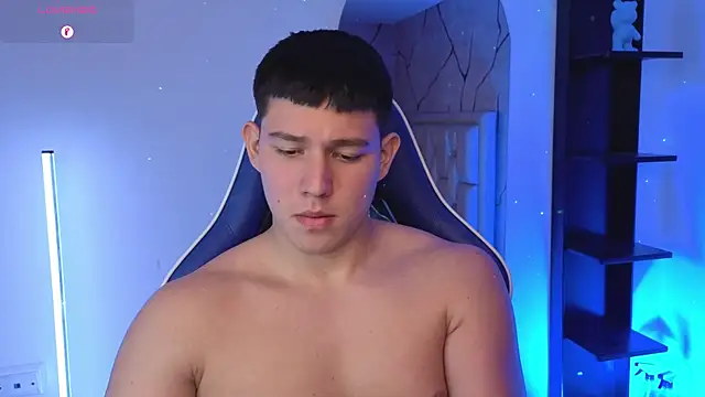 JamesCr_ live XXX chat