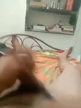 Delhi_boy2 élő XXX-chatje