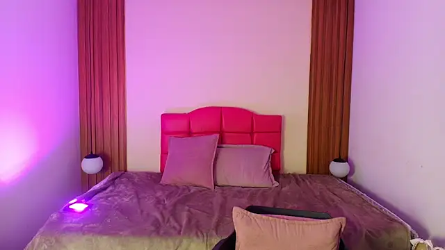 IvonneRoss_'s Live XXX Chat