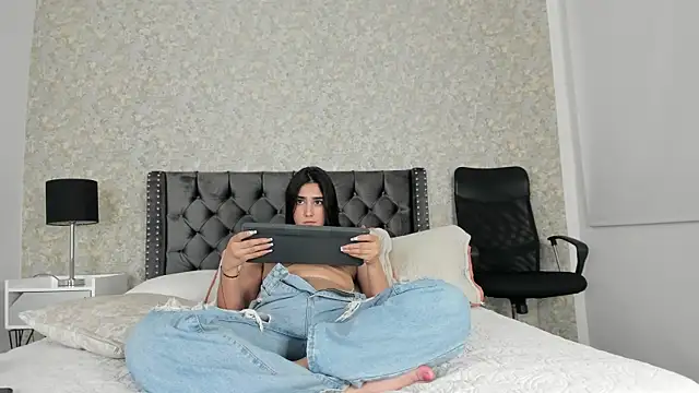 Anika_H's Live XXX Chat