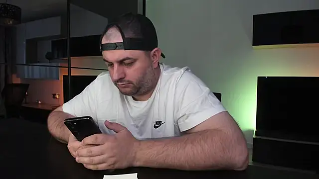 Živý XXX chat DravenPeak
