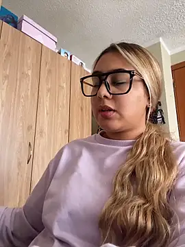 Chat +18 de Miabonnett_ ao vivo