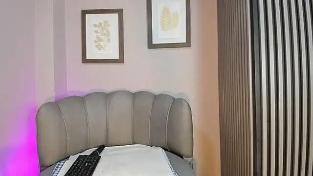 Roxanna_moore's Webcam Show
