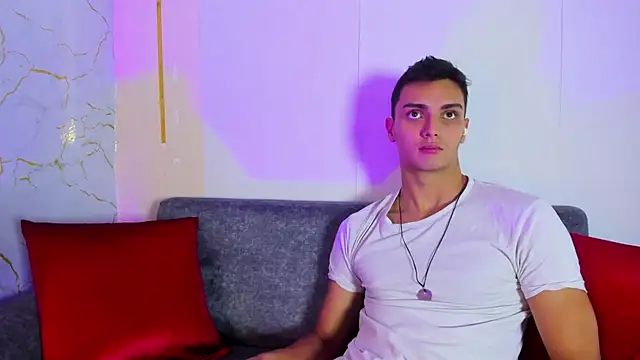 andrewevans46's Live XXX Chat