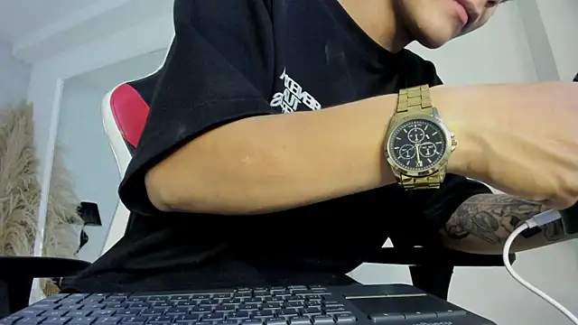 DylanRoyce_ Live XXX-Chat