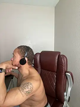 Chat +18 de Fathero1time ao vivo