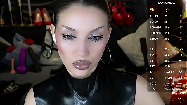 MistressDarsy Adlı Modelin Canlı XXX Sohbeti