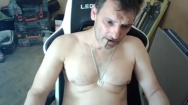 dundyFocus' Live XXX Chat
