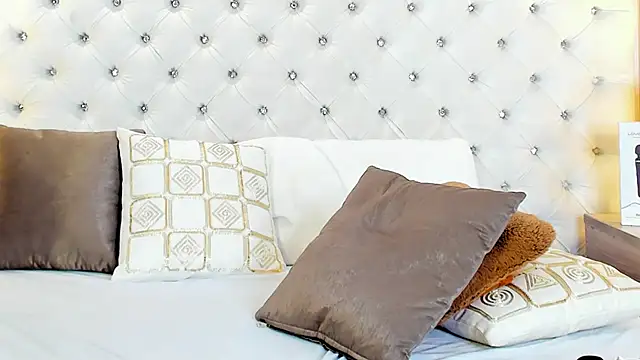 VaniaRouse Chat XXX live