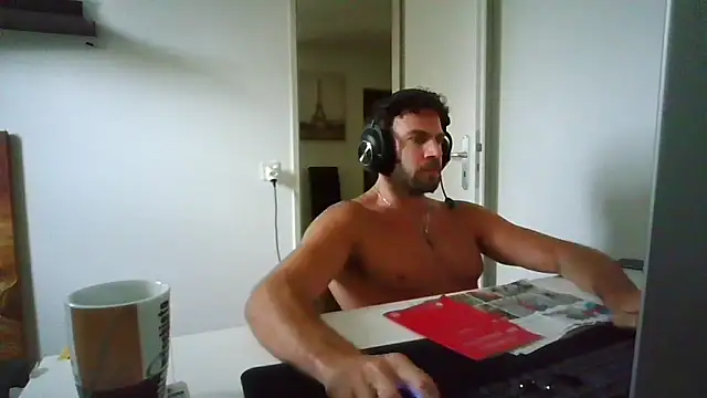 alpha-hunk Chat XXX live