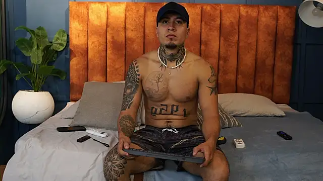 JhonyWestt – Naživo XXX chat