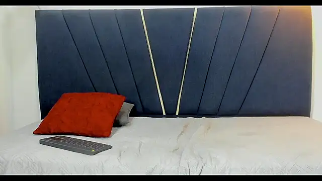 jacob_cum23 élő XXX-chatje