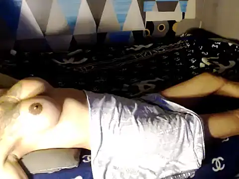 Trish_CurveCock élő XXX-chatje