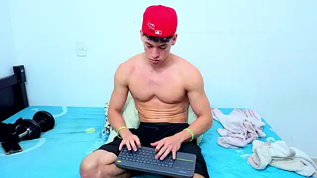 XXX chat uživo modela Luke_Muscle
