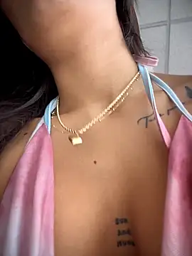 แชท XXX สดของ MystiqueXXX