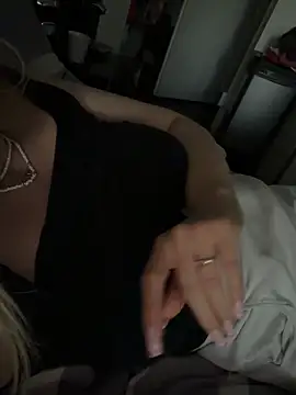 Hornyblond_Bella 라이브 XXX 채팅